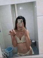新大一女友，每天都发照片诱惑我去操她，有帮忙的吗