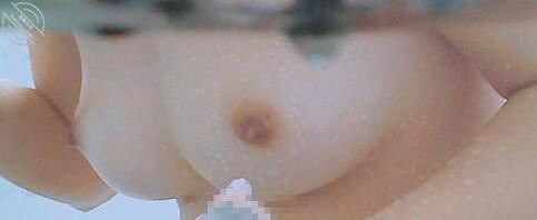 偷拍女儿洗澡（春节版）1