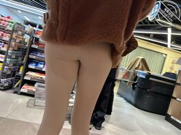 偷拍超市一美臀1