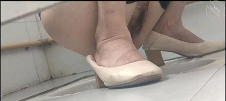 偷拍母狗婶婶的大黑臭逼0
