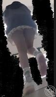 偷拍骚逼女狗女大短裙裙底2