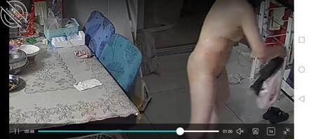 偷拍岳母不过瘾，最后偷偷睡了1