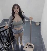 偷拍姐姐打扫2