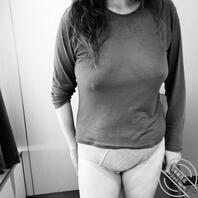 真实原创矿区熟女母李敏来给闺女送东西下，随便让我操她狗逼问她几个男人操她0