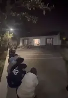 天津现代传媒职业学院教师宿舍惊现激情一幕 一名男老师与女友忘拉窗帘上演活春宫1