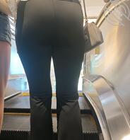 小姐姐的性感黑色紧身裤0