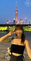 露出调教小母狗，等红灯时，旁边那台车的司机一直看过来