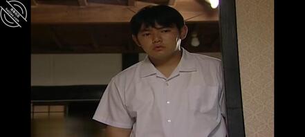 日本昭和时期母狗乱伦，家庭乱伦，被儿子爸爸干2