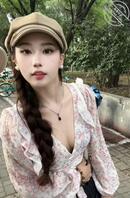 绿帽把老婆的内裤放到公厕1