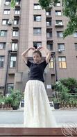 鞍山骚母狗一枚孙晓萍被后爹操风骚流白带的骚逼