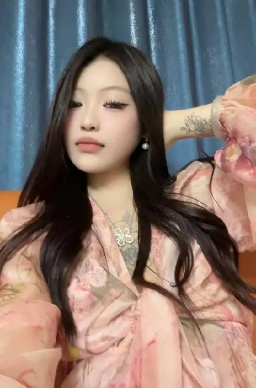 山东寿光高颜值气质名媛【陈雅鑫】这小姐姐是要身材有身材，要脸蛋有脸蛋