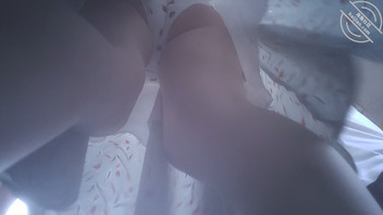 原创抄底：两次遇到同一少妇 爱穿长裙又如何1