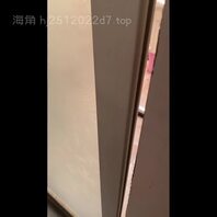 （原创）后妈：不要啊，会被听到的。我还是把她按着操了。然后内射了她