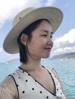 公司女同事，看上去感觉是个大反差，这个身材操起来绝对舒服！1