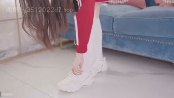 白虎嫩妹小母狗，露脸50分钟身体展示