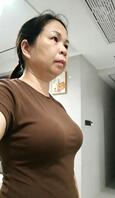 我的熟女妈妈 风韵犹存 大胸翘臀0