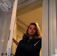 厕拍外国极品女神！偷拍洋妞嘘嘘