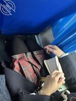 和学妹吃饭时，眼睛没离开过白衬衫下的内衣2