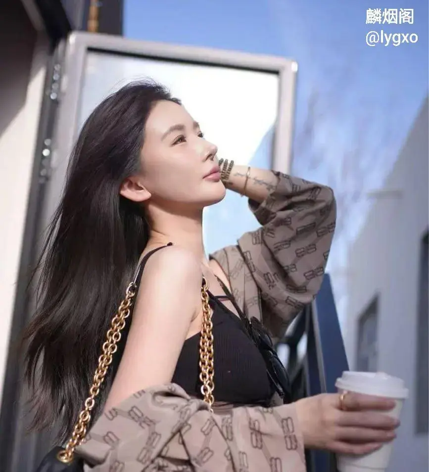 斗鱼颜值主播 郁安楠 翻车 600万礼物换来分手骂战 不雅视频流出引热议 