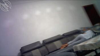 9.弟媳脚抽筋，我给她按摩，摸到逼了，生气了1