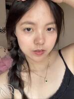 差点被发现！偷拍大学小胸妹洗澡0