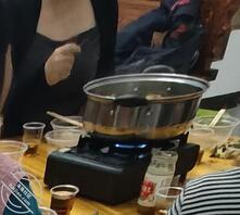 偷拍我姐姐吃饭，今晚只能找内衣爆射了2