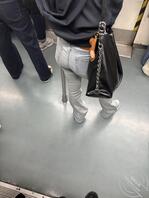 偷拍的屁股和腿1