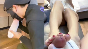 足模拍摄被妹子要求舔鞋足交
