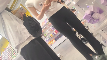 真实偷拍紧身瑜伽裤第三部2