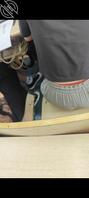 早八拍到前排女大学生的红色小内裤1