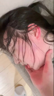 母狗清纯的脸蛋被主人打到通红还求着让操她，反差到了极点