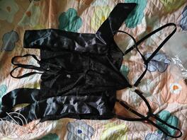 妈妈竟然有这么多情趣内衣，也不知道是穿给谁看的
