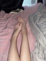 看来友友们都挺喜欢脚脚的，发一组脚特辑吧，嘻嘻2