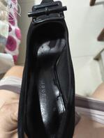 同事老婆的骚鞋跟丝袜，偷偷拿回家撸0