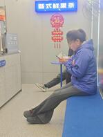 街拍，骚货的大屁股怎么样？