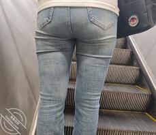 少妇紧身牛仔裤2