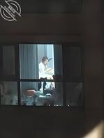 对面楼里