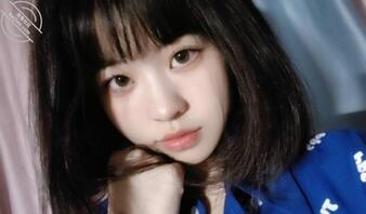 犯贱的绿帽来给野爹上贡曝光你的女神精妈女友